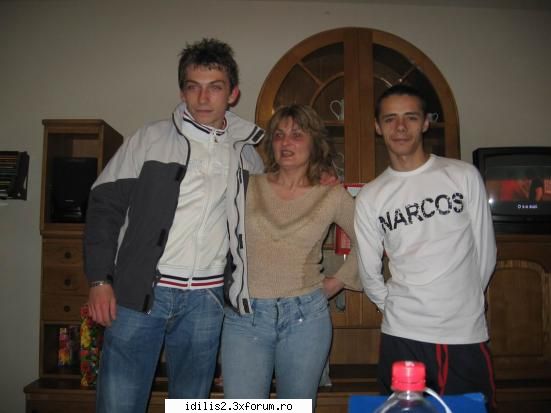 Poze - A venit shi Shoni cand a auzit ca este si bautura! - mIRC