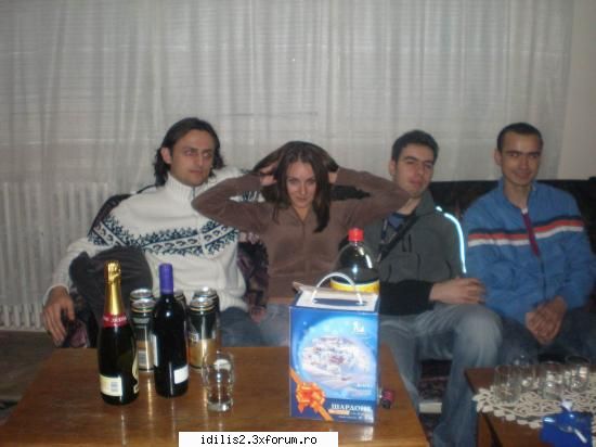 Poze - Si cum stateam noi toti 3 a venit peste noi - mIRC