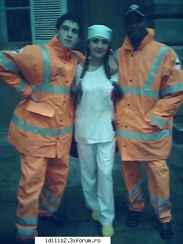 eram paramedic la o filmare end i'm not black 5 yera's in the past :)) poze