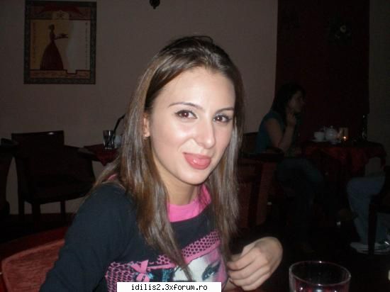 lavinushk noastra nebunatika ! deci are un caracter asemantor ca si pe mirc si e micutza :))  :nod: